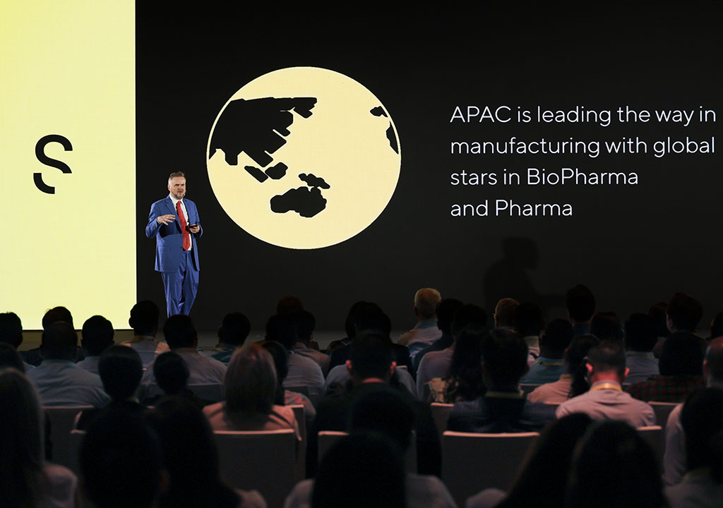 Bangkok event photographer biopharma conference Thailand stage speaker.jpg