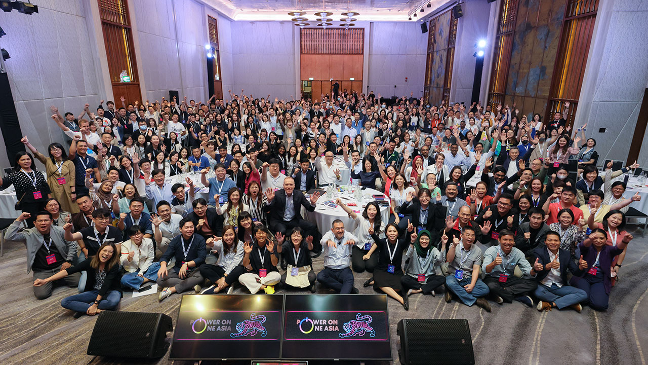Power on One Asia Convention photographer Bangkok Thailand group Shot.jpg